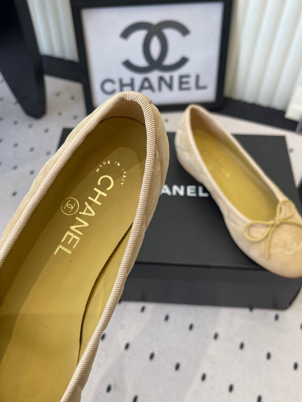 Ballerines CC jaunes en suède 611697
