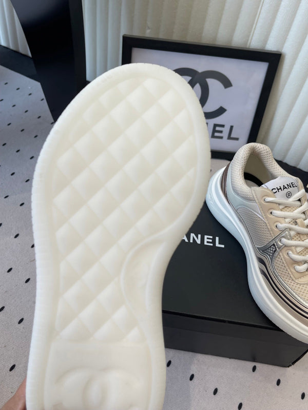 Baskets CC beiges en cuir de vachette 611667