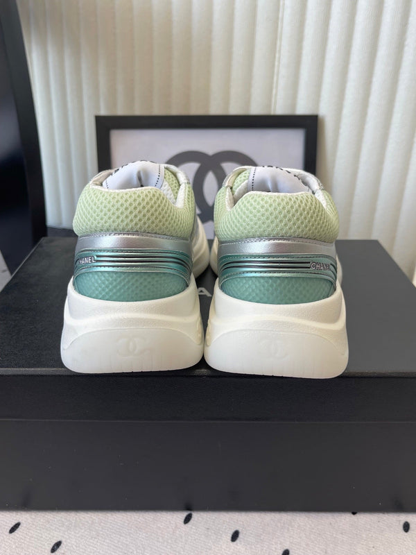 CC Sneaker Vert Argent Métallisé en Cuir de vachette 611666