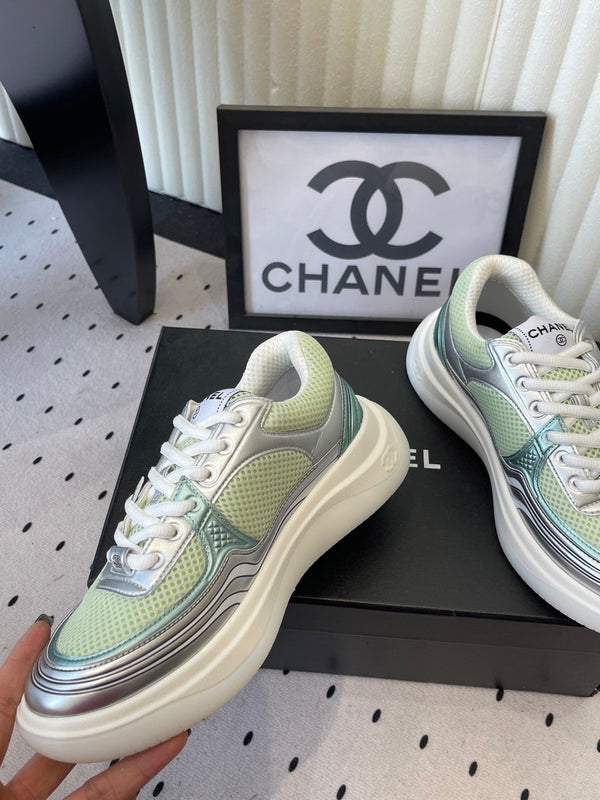 CC Sneaker Vert Argent Métallisé en Cuir de vachette 611666