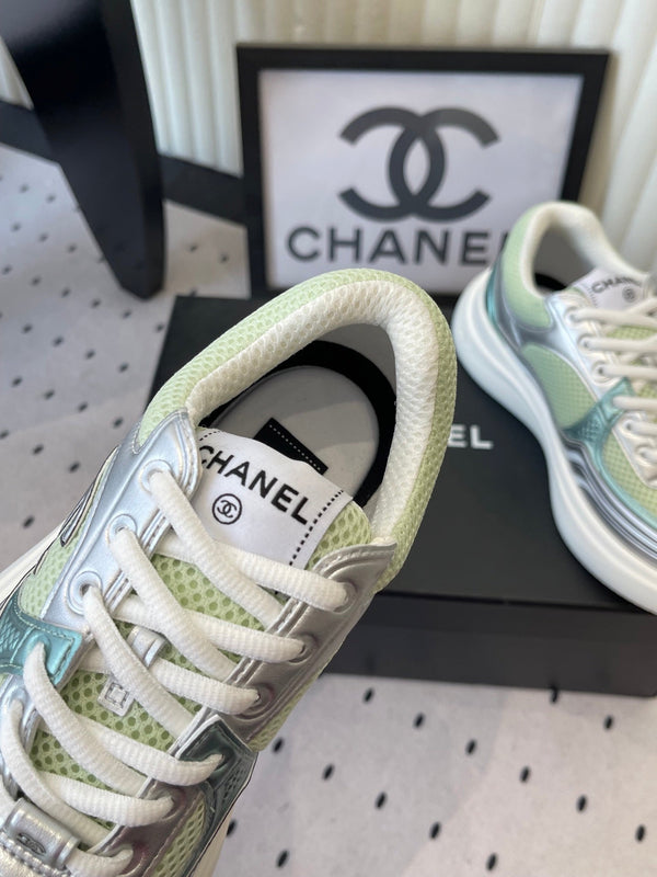 CC Sneaker Vert Argent Métallisé en Cuir de vachette 611666