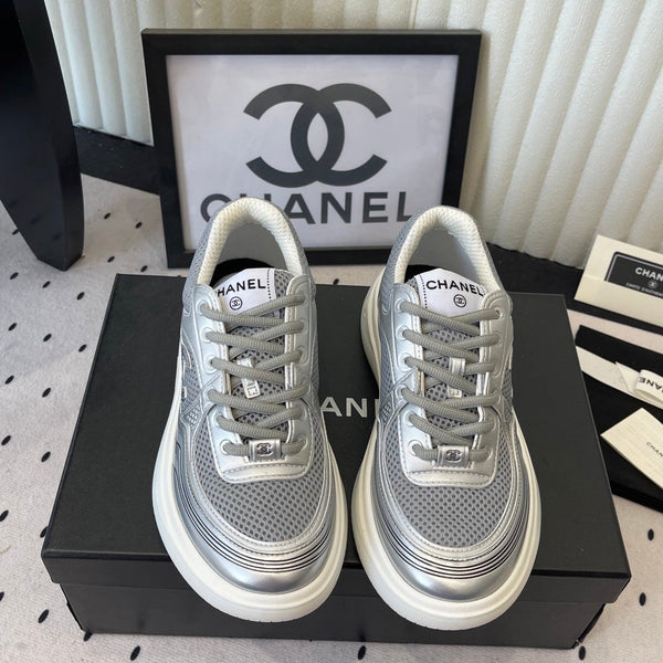 CC Sneaker Métallisé Argent en Cuir de Vachette 611664