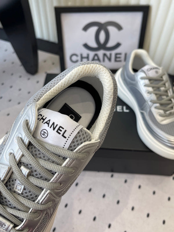 CC Sneaker Métallisé Argent en Cuir de Vachette 611664