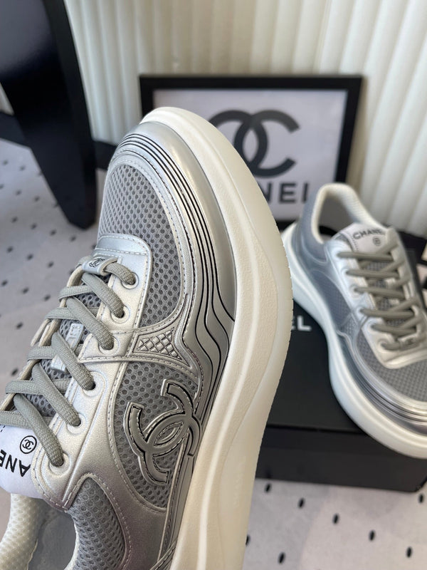 CC Sneaker Métallisé Argent en Cuir de Vachette 611664