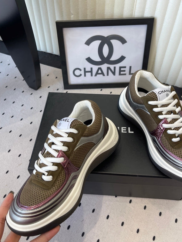 CC Sneaker Marron Argent Métallisé en Cuir de Vachette 611662