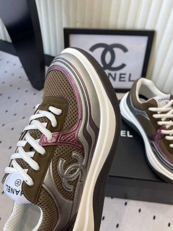 CC Sneaker Marron Argent Métallisé en Cuir de Vachette 611662