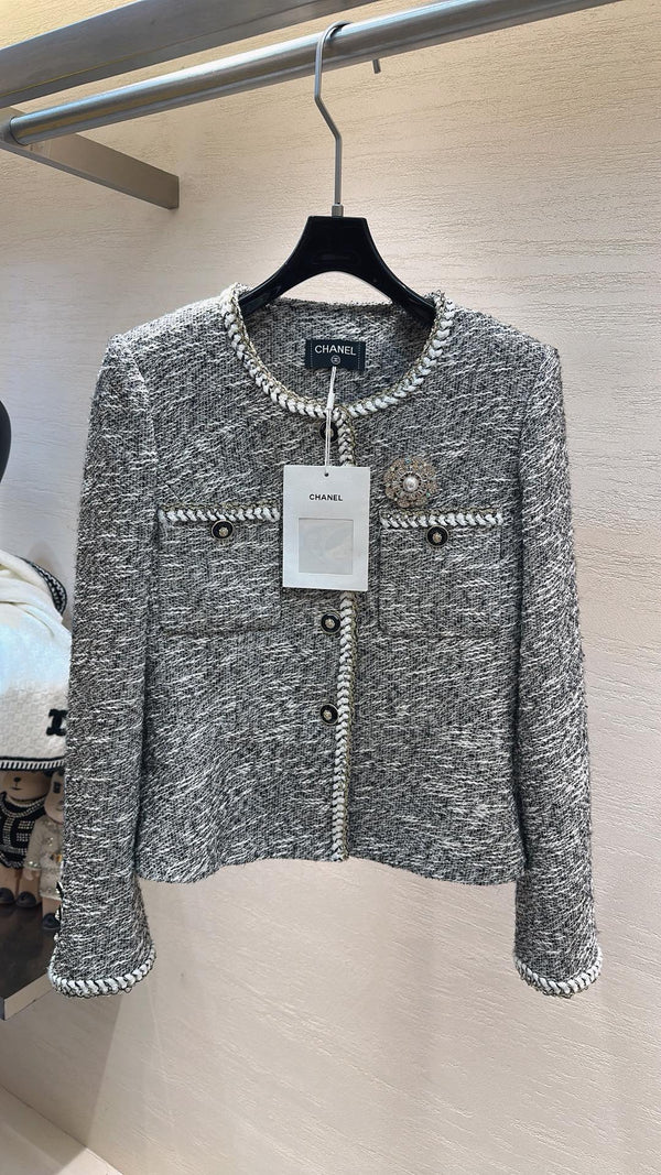 VESTE CLASSIQUE ÉLÉGANTE GRIS EN TWEED CHANEL