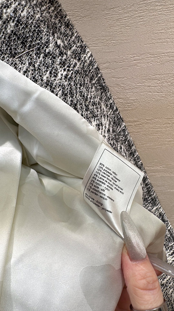 VESTE CLASSIQUE ÉLÉGANTE GRIS EN TWEED CHANEL