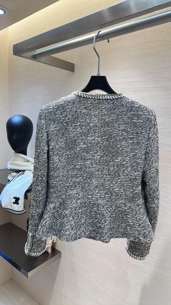 VESTE CLASSIQUE ÉLÉGANTE GRIS EN TWEED CHANEL