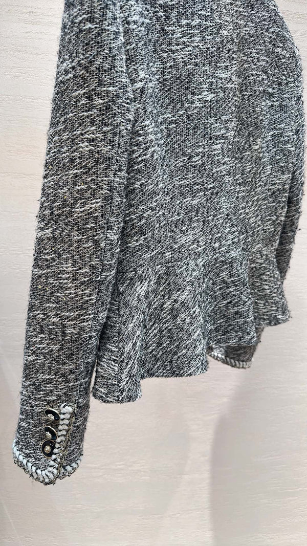VESTE CLASSIQUE ÉLÉGANTE GRIS EN TWEED CHANEL