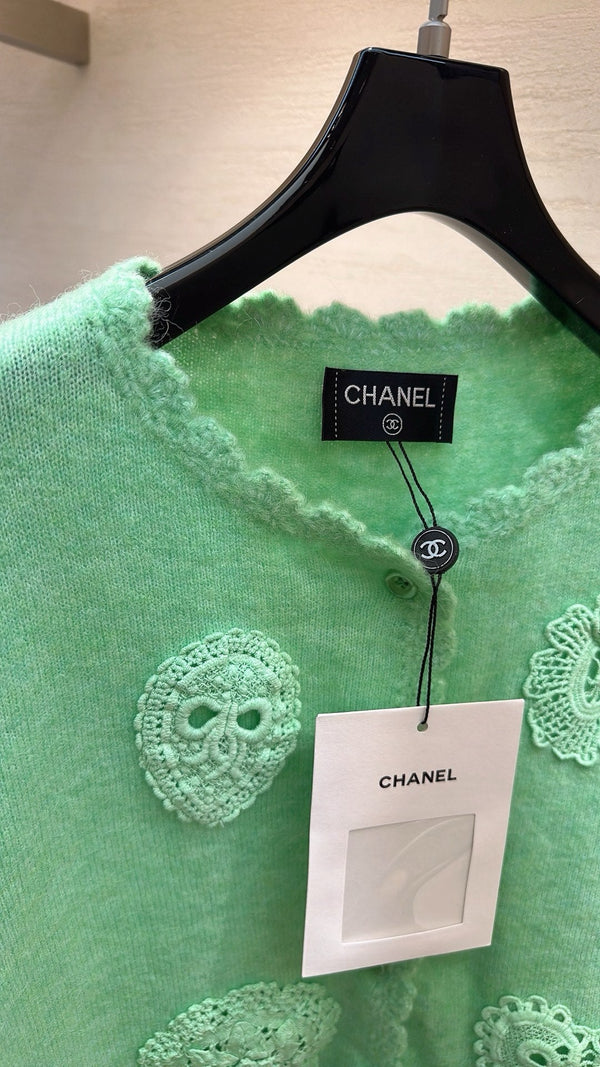 HAUT EN TRICOT VERT MENTHE CHANEL