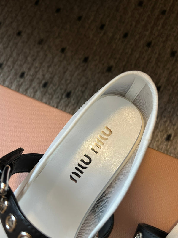Miu Miu Women's Bow-Decorated Ballet Flats White in Mesh 614702