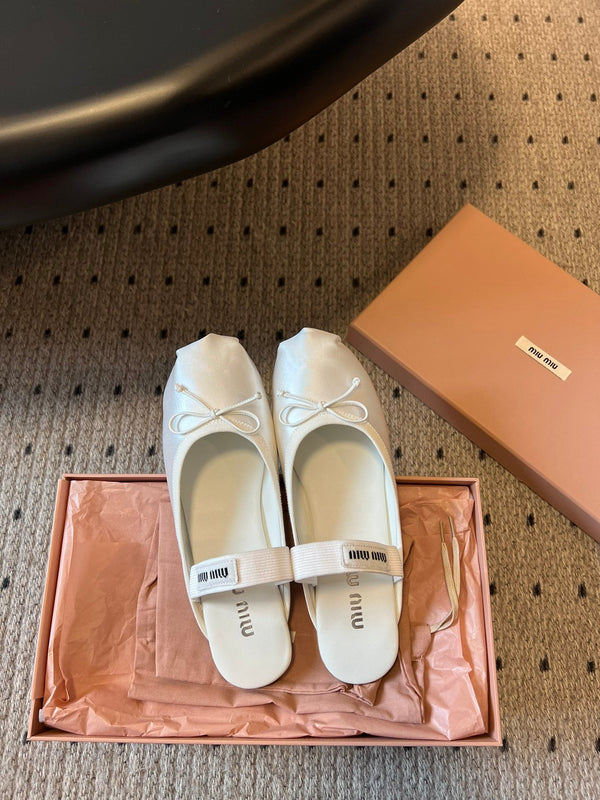 Miu Miu 26 Ballerines Blanches en Soie 614470