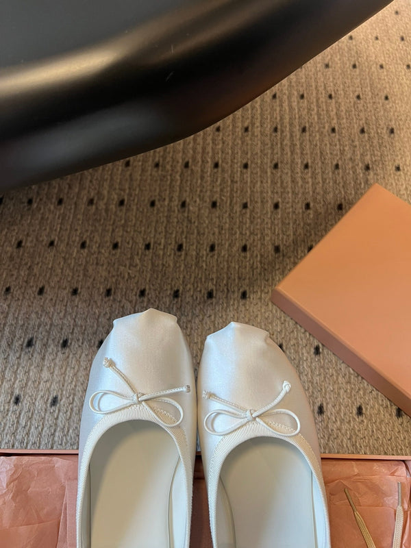 Miu Miu 26 Ballerines Blanches en Soie 614470