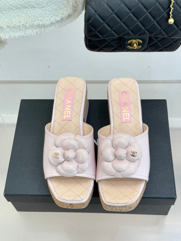 Chanel 26C Camellia Wood Grain Platform Sandals Pink in Leather 615915