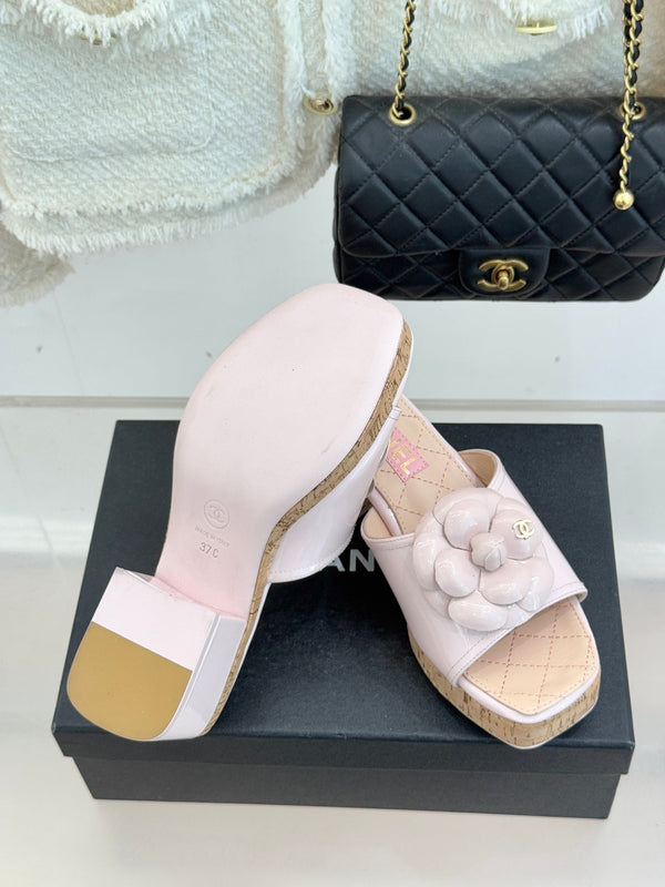 Chanel 26C Camellia Wood Grain Platform Sandals Pink in Leather 615915