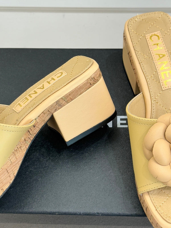 Chanel 26C Camellia Wood Grain Platform Sandals Beige in Leather 615913