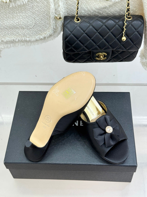 CC 26s Bow Slippers High Heel 35mm Black Satin Sheepskin 615751