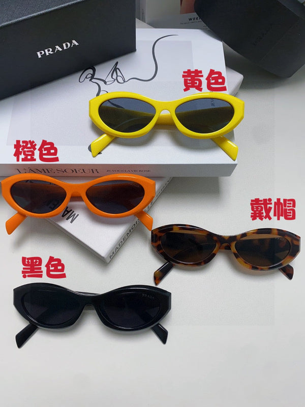 Lunettes de soleil Prada 18