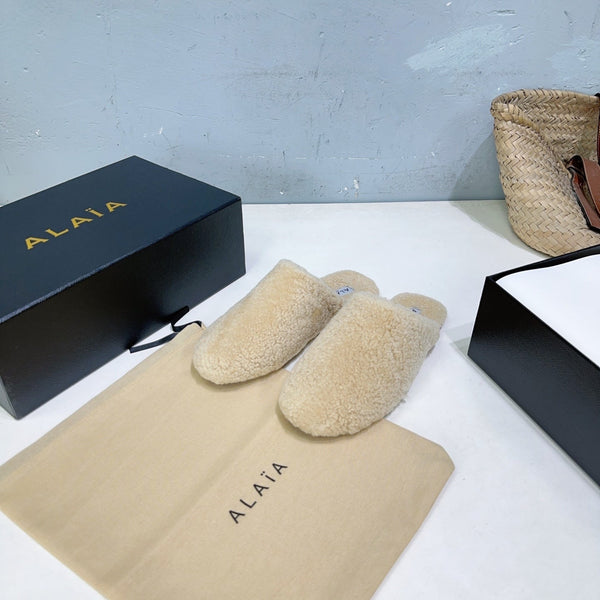 ALAIA 25 Fur Mule Slipper Cream in Lambswool 629518
