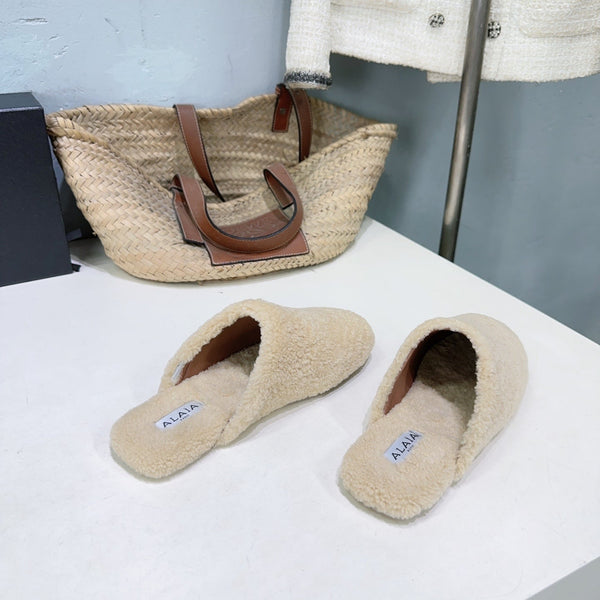 ALAIA 25 Fur Mule Slipper Cream in Lambswool 629518