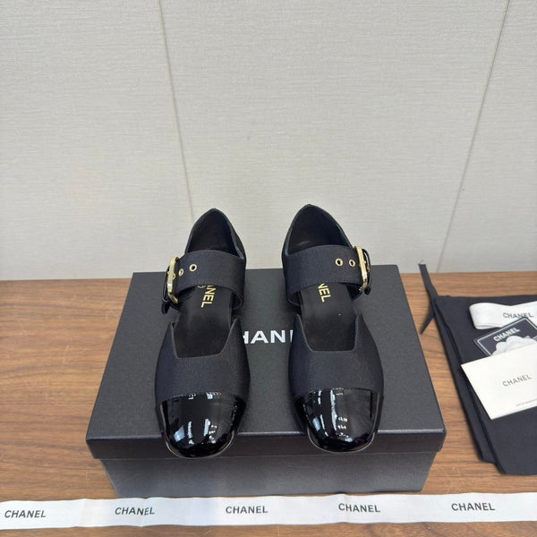 Chanel 26 Mary Jane Plat Noir en Tissu Cuir 632184