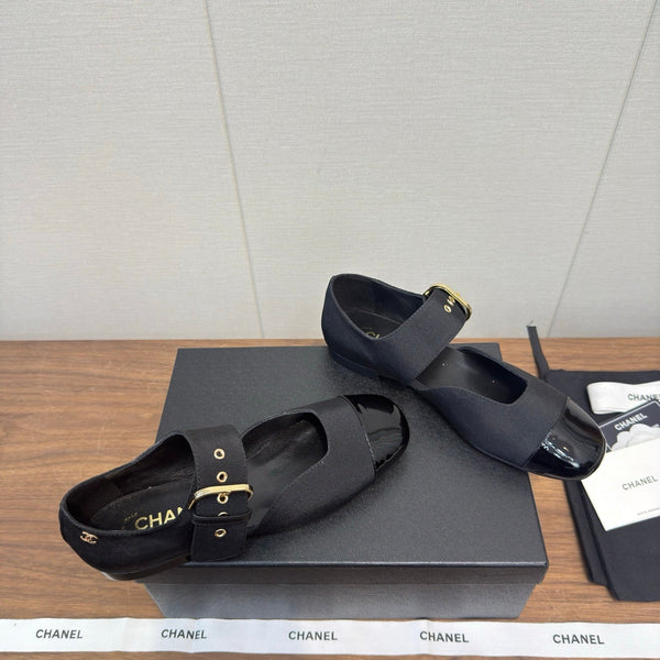 Chanel 26 Mary Jane Plat Noir en Tissu Cuir 632184