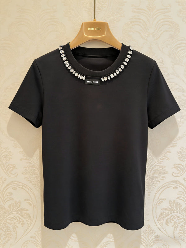 T-shirt Chanel noir en coton à col rond et manches courtes orné de perles 133330