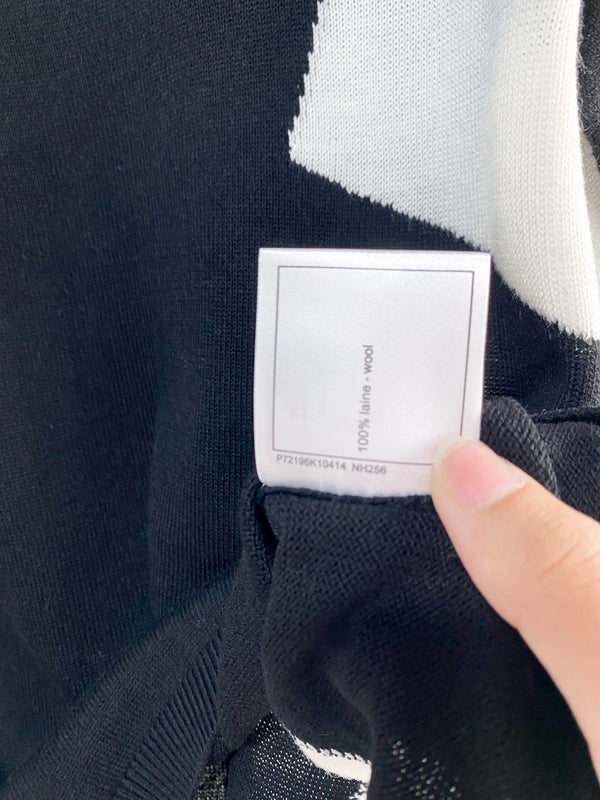 Chanel  Short-Sleeve T-Shirt Black in Wool 153740