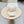 Casquette de baseball Chanel avec chaîne beige en tissu 192200
