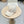 Casquette de baseball Chanel avec chaîne beige en tissu 192200