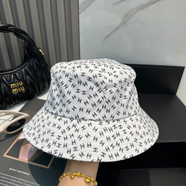 Bob Chanel blanc en tissu 192004