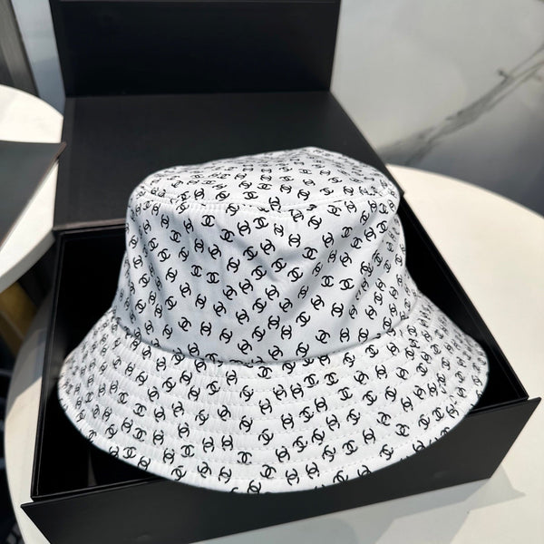 Bob Chanel blanc en tissu 192004