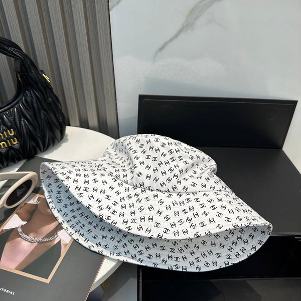 Bob Chanel blanc en tissu 192004