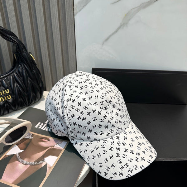 Casquette de baseball Chanel Classique Blanche en Tissu 192003