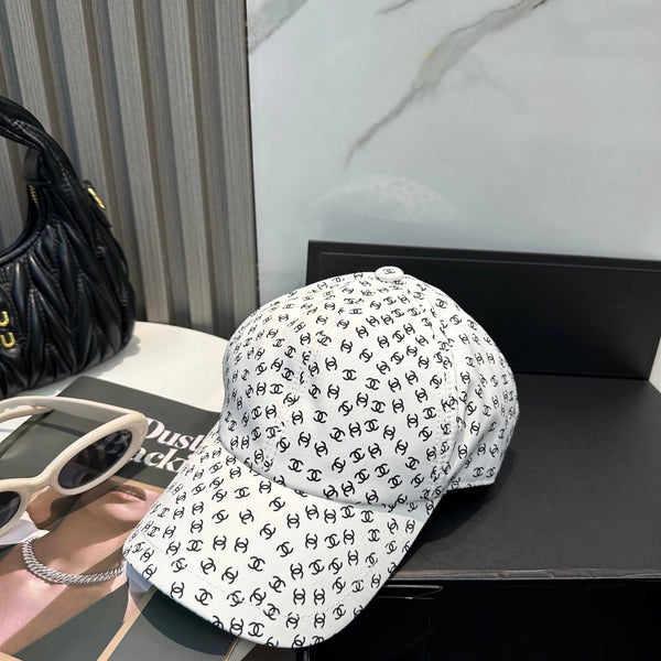 Casquette de baseball Chanel Classique Blanche en Tissu 192003