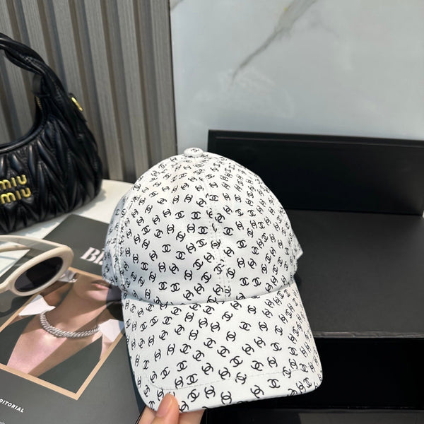 Casquette de baseball Chanel Classique Blanche en Tissu 192003