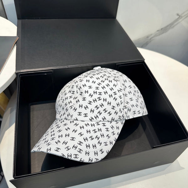 Casquette de baseball Chanel Classique Blanche en Tissu 192003