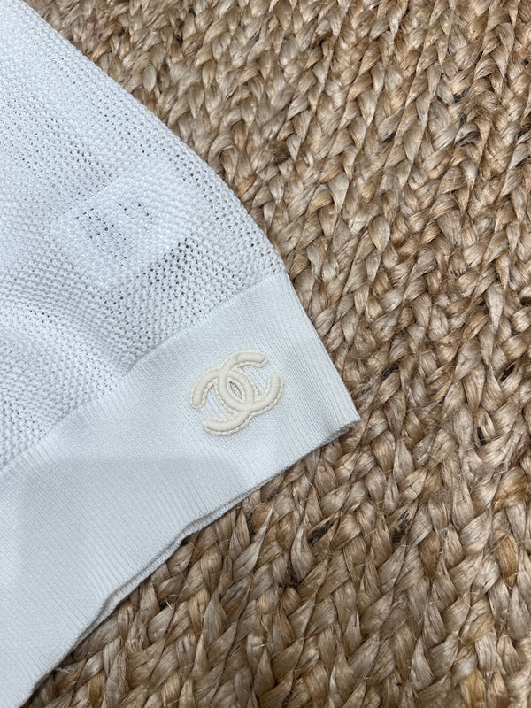 Gilet en maille d'inspiration Chanel blanc en résille 161797