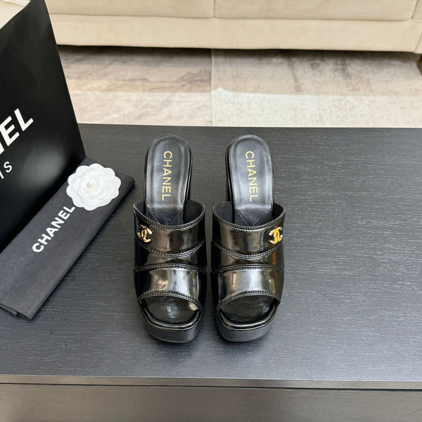 Sandales à plateforme et talons hauts Chanel 2026, 12,5 cm, noires en cuir de vachette 673059