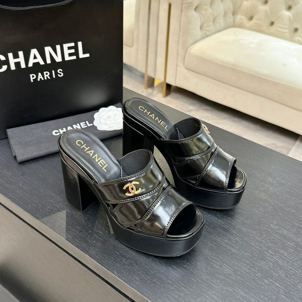 Sandales à plateforme et talons hauts Chanel 2026, 12,5 cm, noires en cuir de vachette 673059
