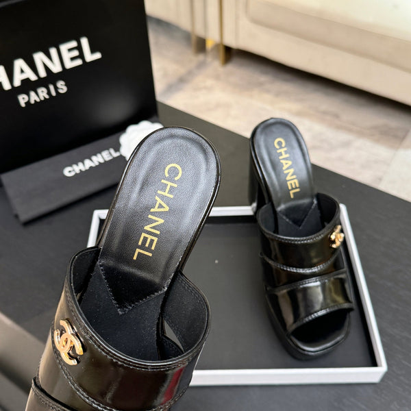 Sandales à plateforme et talons hauts Chanel 2026, 12,5 cm, noires en cuir de vachette 673059