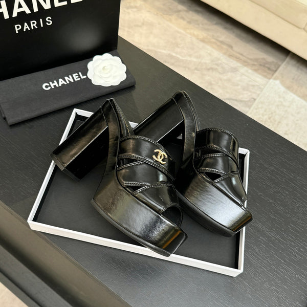 Sandales à plateforme et talons hauts Chanel 2026, 12,5 cm, noires en cuir de vachette 673059