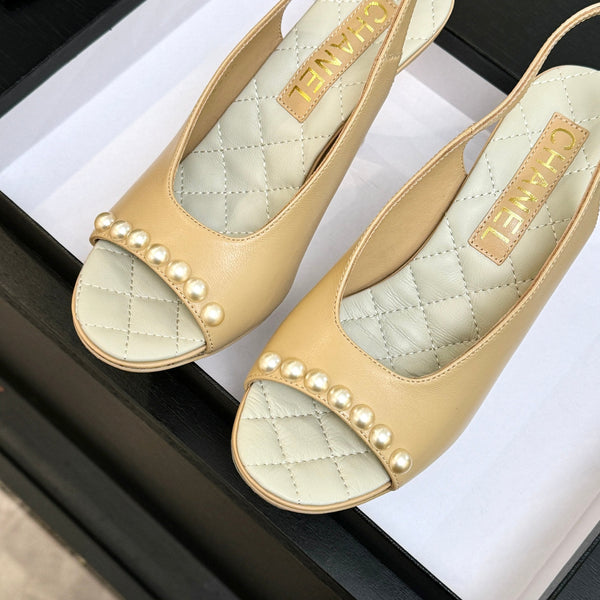 Chanel 26A Slingback Beige en agneau 672993