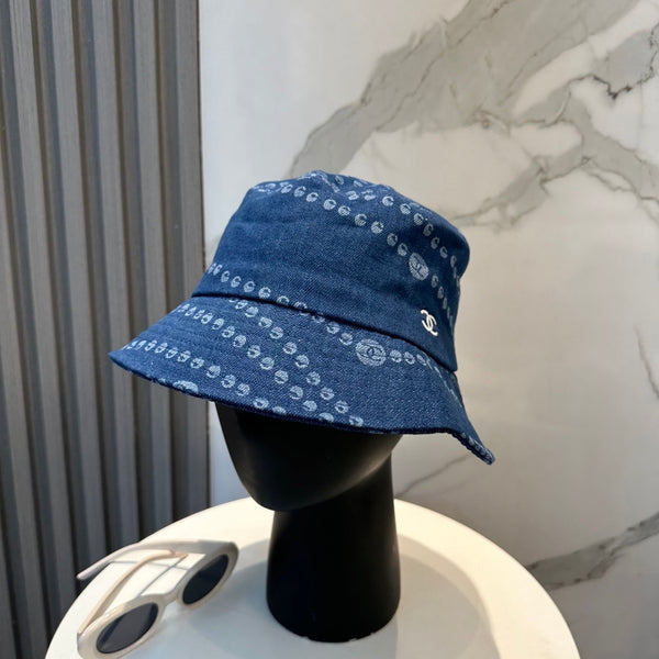 Bob Chanel bleu foncé en jean 197869