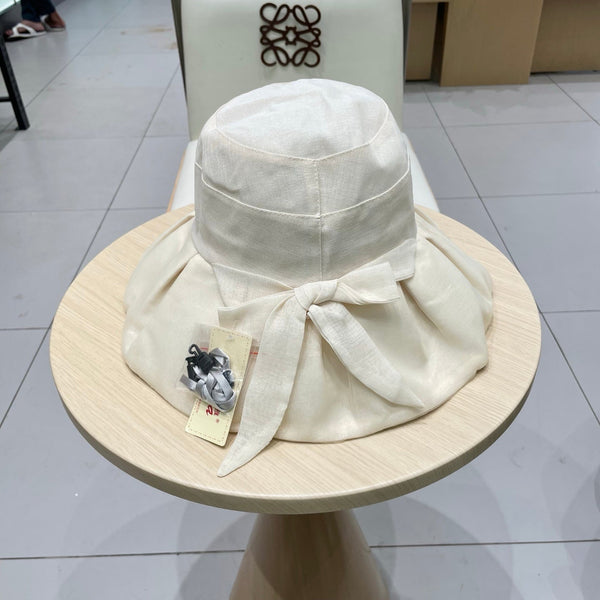 Bob Chanel avec nœud papillon en tissu blanc 197805