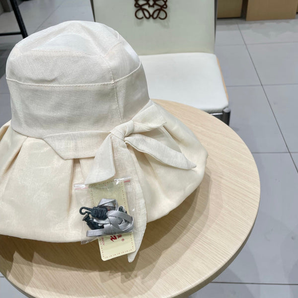 Bob Chanel avec nœud papillon en tissu blanc 197805