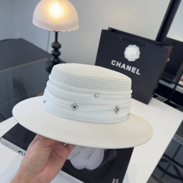 Chapeau Chanel à larges bords blanc en maille 197604