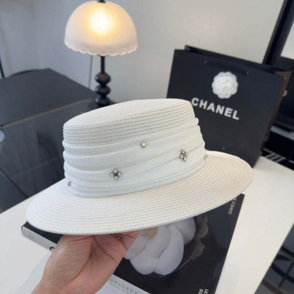 Chapeau Chanel à larges bords blanc en maille 197604
