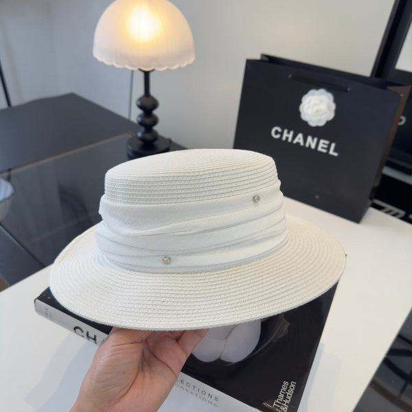 Chapeau Chanel à larges bords blanc en maille 197604